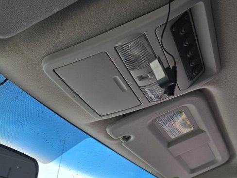 Used 2015 Nissan NV 2500 SV w/ Side & Curtain Airbag Package image 21