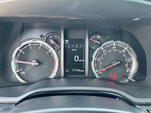 Used 2023 Toyota 4Runner TRD Off-Road Premium w/ Off Road Premium Plus Package image 15