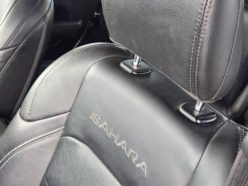 Used 2021 Jeep Wrangler Unlimited Sahara w/ Cold Weather Group image 18