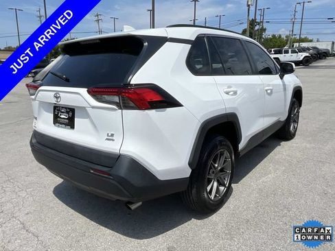 Used 2021 Toyota RAV4 LE AWD/4WD image 14