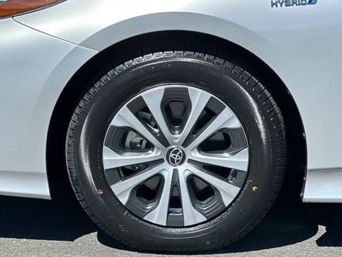 Certified 2020 Toyota Prius Prime XLE FWD image 32