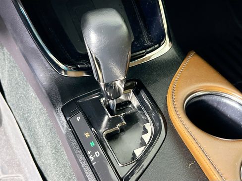 Used 2018 Toyota Avalon XLE Premium image 25