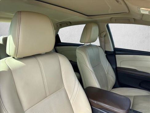 Used 2017 Toyota Avalon Limited FWD image 18