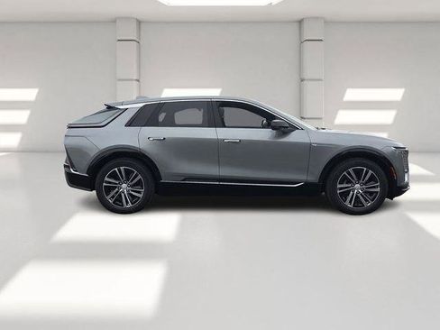 New 2026 Cadillac Lyriq Premium Luxury AWD/4WD image 6