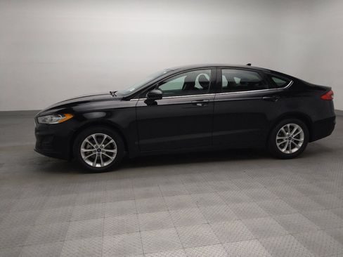 Used 2020 Ford Fusion SE FWD image 2