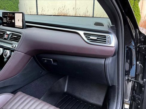 Used 2022 Genesis G70 2.0T w/ Prestige Package image 18