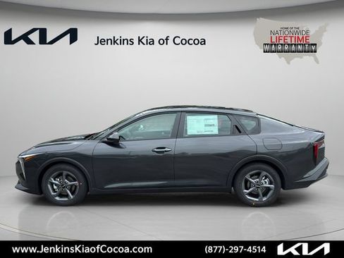 New 2026 Kia K4 FWD image 9