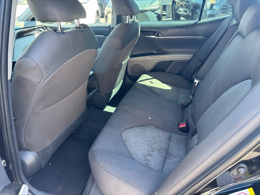 Used 2018 Toyota Camry LE FWD image 11