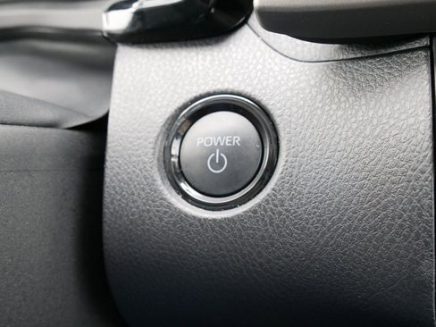 Used 2025 Toyota Camry XLE image 26