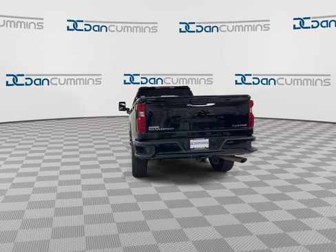 Used 2022 Chevrolet Silverado 2500 Custom w/ Custom Value Package AWD/4WD image 7
