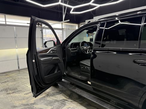 Used 2021 Cadillac Escalade Sport Platinum image 9