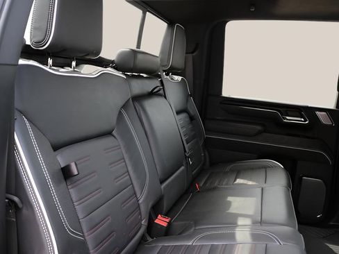 Used 2024 GMC Sierra 2500 AT4X w/ AT4X AEV Edition image 19