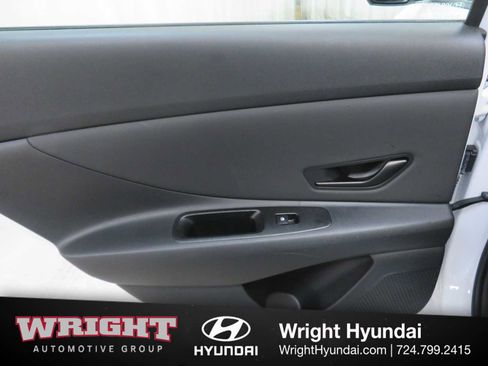 Certified 2025 Hyundai Elantra Sport image 12