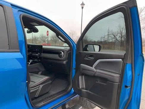 Used 2023 Chevrolet Colorado Z71 w/ Z71 Convenience Package 2 image 18