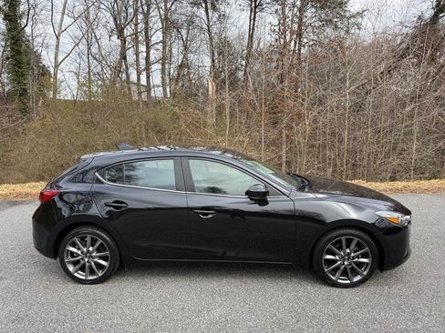 Used 2018 MAZDA MAZDA3 Touring image 5