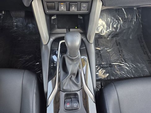 Used 2024 Toyota Corolla Cross XLE w/ Convenience Package image 10