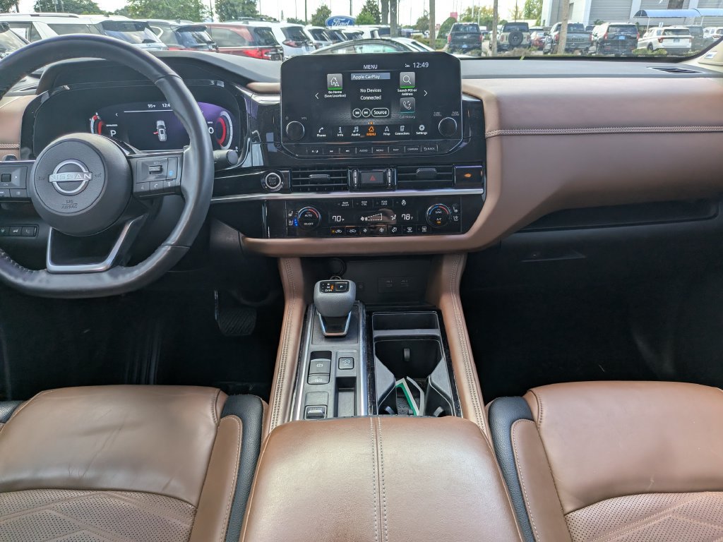 Used 2024 Nissan Pathfinder Platinum w/ Black Appearance Package FWD image 15