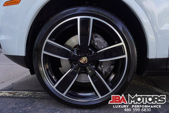 Used 2023 Porsche Cayenne AWD/4WD image 30