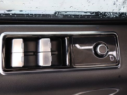 Used 2019 Land Rover Range Rover Sport HSE image 18