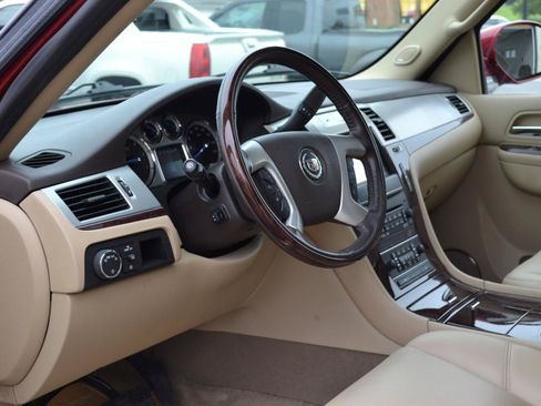Used 2014 Cadillac Escalade Premium AWD/4WD image 15