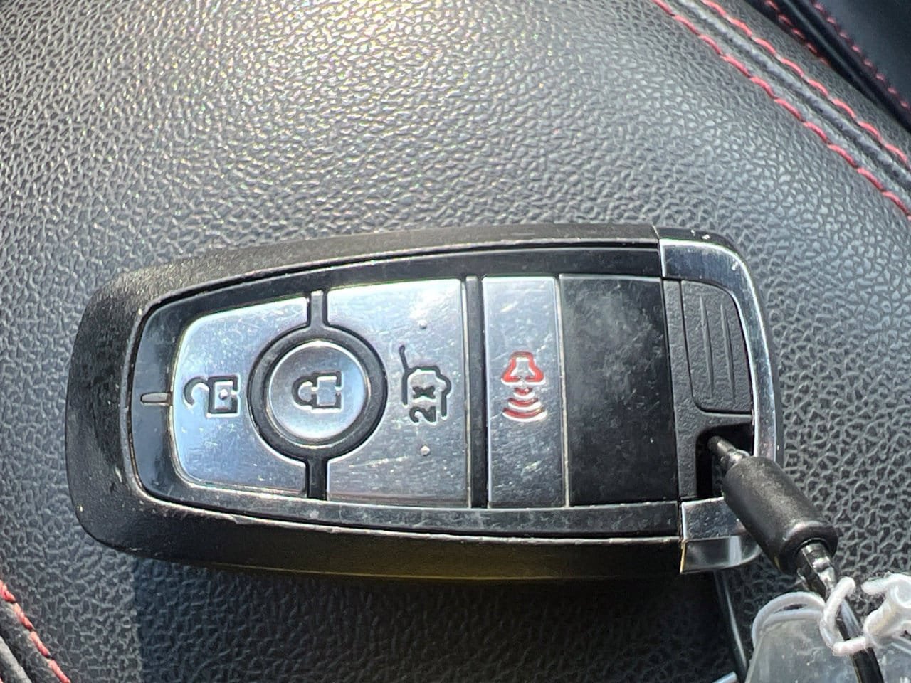 Used 2025 Ford Escape ST-Line FWD image 28