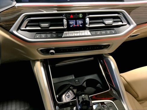 Used 2021 BMW X6 xDrive40i w/ Premium Package image 34