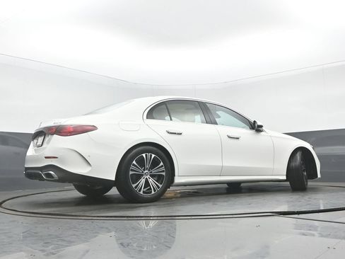 Used 2024 Mercedes-Benz E 350 4MATIC Sedan image 12