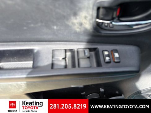 Used 2014 Toyota Yaris SE FWD image 11