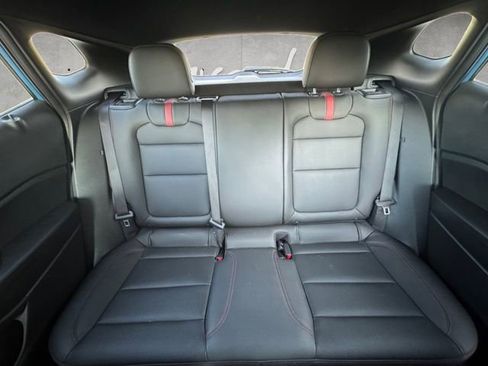 Used 2025 Chevrolet Trax RS w/ Sunroof Package FWD image 17