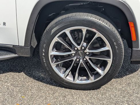 Used 2022 Jeep Wagoneer Series II w/ Convenience Group I image 10