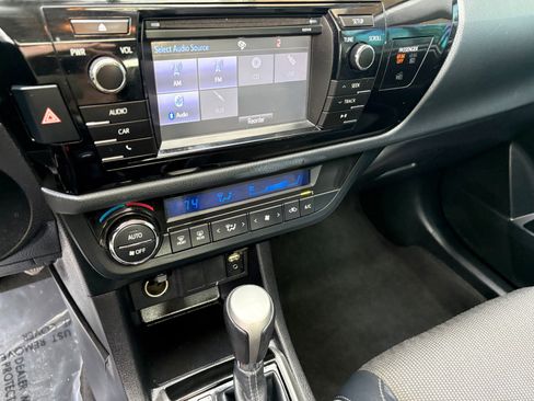 Used 2015 Toyota Corolla S image 27