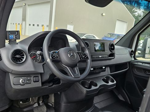 Used 2023 Mercedes-Benz Sprinter 3500 image 15