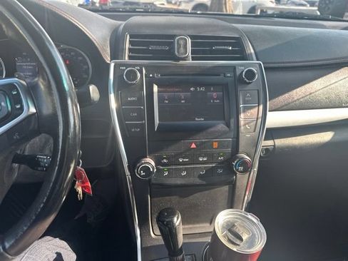 Used 2016 Toyota Camry SE FWD image 10