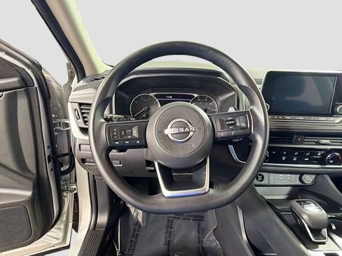 Used 2024 Nissan Rogue S FWD image 13