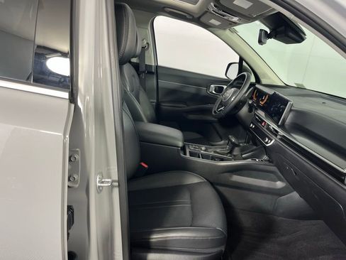 Used 2025 Kia Sorento S w/ Panoramic Sunroof Package image 30