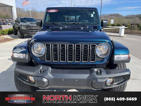 Used 2025 Jeep Gladiator Sport image 30
