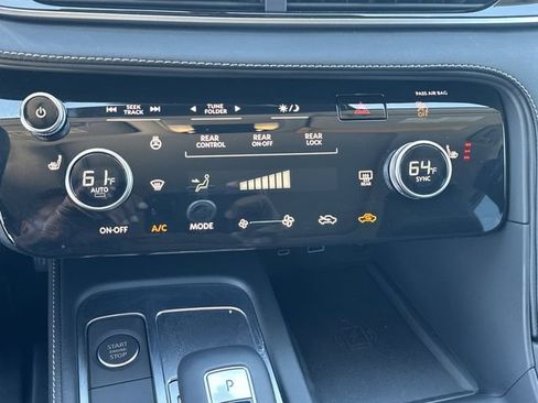 Used 2025 INFINITI QX60 Pure FWD image 17