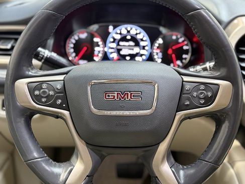 Used 2020 GMC Acadia Denali image 21