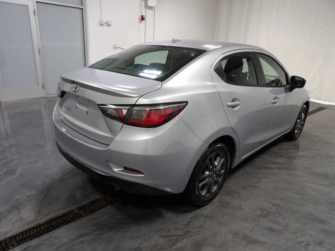 Used 2019 Toyota Yaris LE FWD image 4
