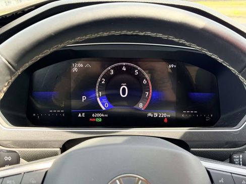 Used 2024 Volkswagen Tiguan SE image 23