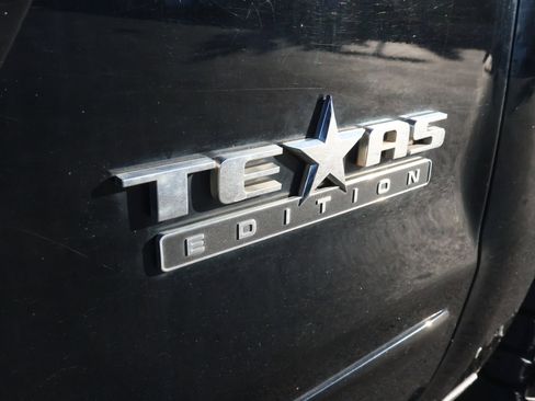 Used 2018 Chevrolet Silverado 1500 LT w/ Texas Edition image 22