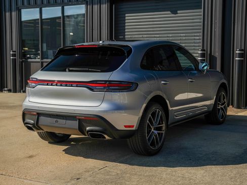Certified 2025 Porsche Macan image 10