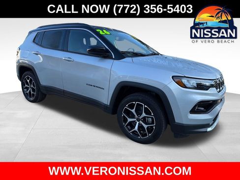 Used 2026 Jeep Compass Limited AWD/4WD image 1
