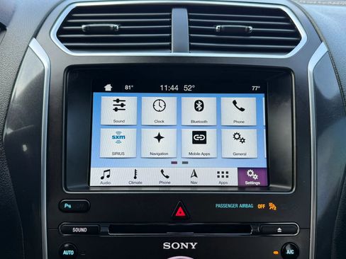 Used 2018 Ford Explorer Sport AWD/4WD image 38