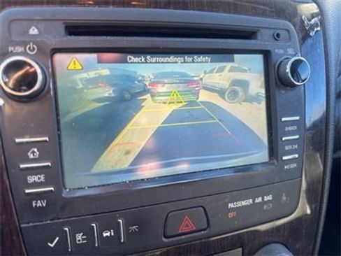 Used 2016 Chevrolet Traverse LT image 24