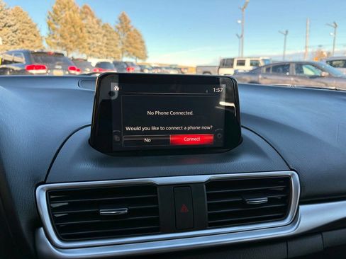 Used 2017 MAZDA MAZDA3 Sport w/ Preferred Equipment Package image 25