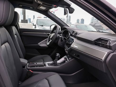 New 2025 Audi Q3 2.0T Premium image 23