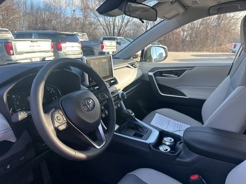 Used 2025 Toyota RAV4 XLE Premium image 16