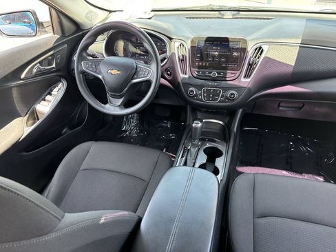 Used 2020 Chevrolet Malibu LT FWD image 12