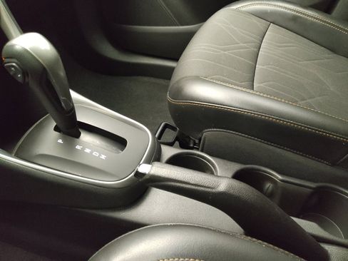 Used 2019 Chevrolet Trax LT w/ LT Convenience Package image 26